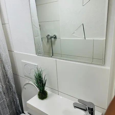 Appartamento Friedliches Apartment Am Rhein In Koblenz-Neuendorf Coblenza