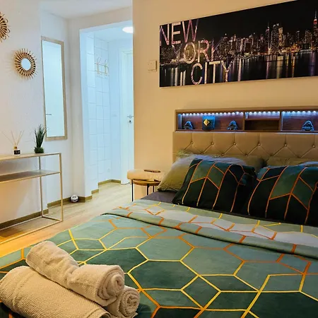 Friedliches Apartment Am Rhein In Koblenz-Neuendorf Appartamento Coblenza